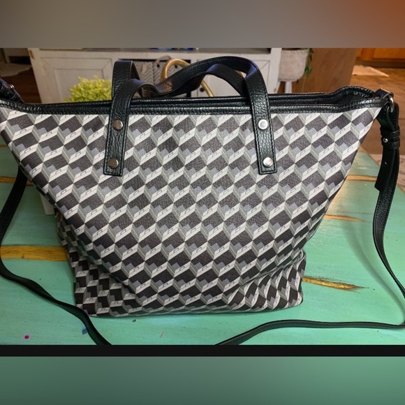 Barbara Rihl Geometric Black and Gray Tote - Picture 2 of 6